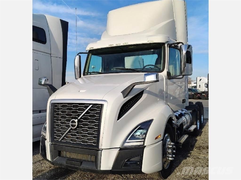 Volvo VNL300 Седельные тягачи
