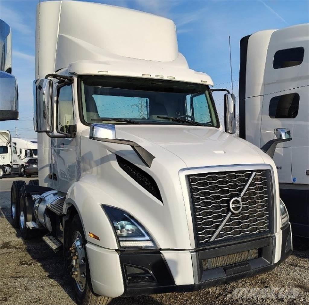 Volvo VNL300 Седельные тягачи