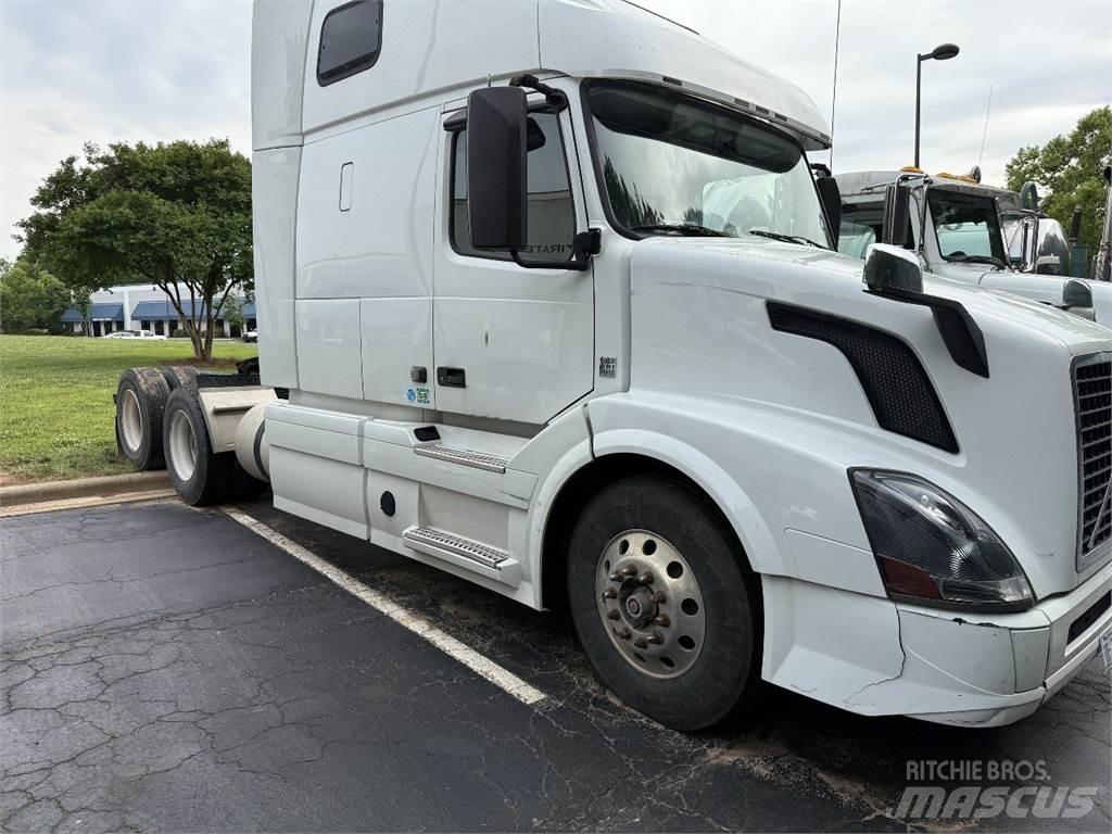 Volvo VNL64T670 Седельные тягачи
