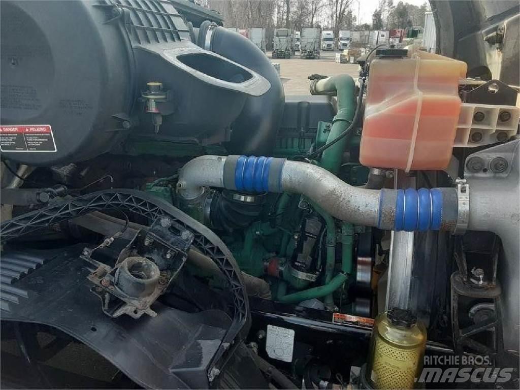 Volvo VNL64T670 Седельные тягачи