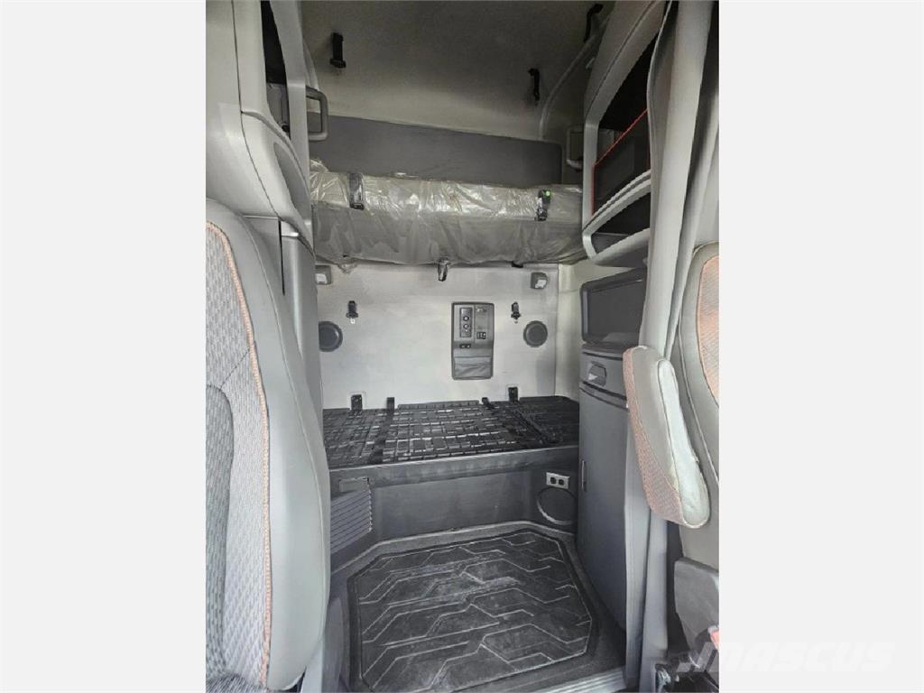 Volvo VNL64T760 Седельные тягачи