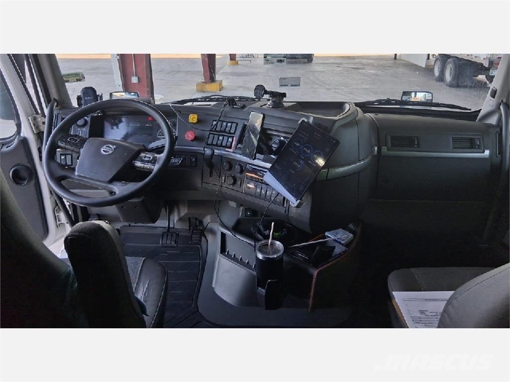 Volvo VNL64T760 Седельные тягачи