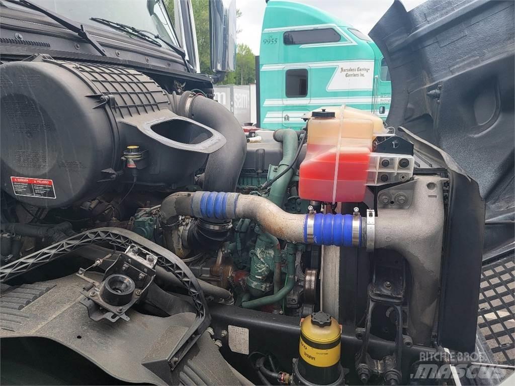 Volvo VNL64T780 Седельные тягачи