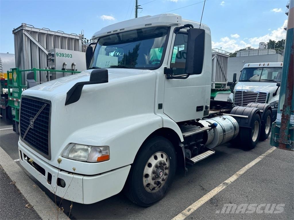 Volvo VNM64T200 Седельные тягачи