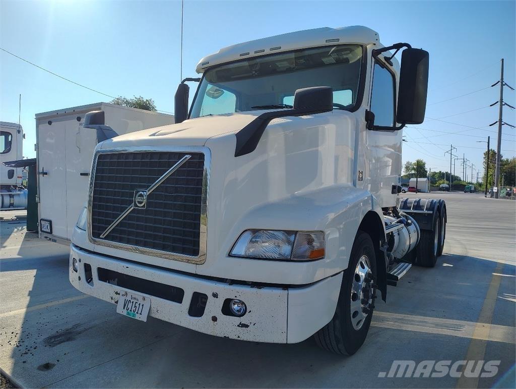 Volvo VNM64T200 Седельные тягачи