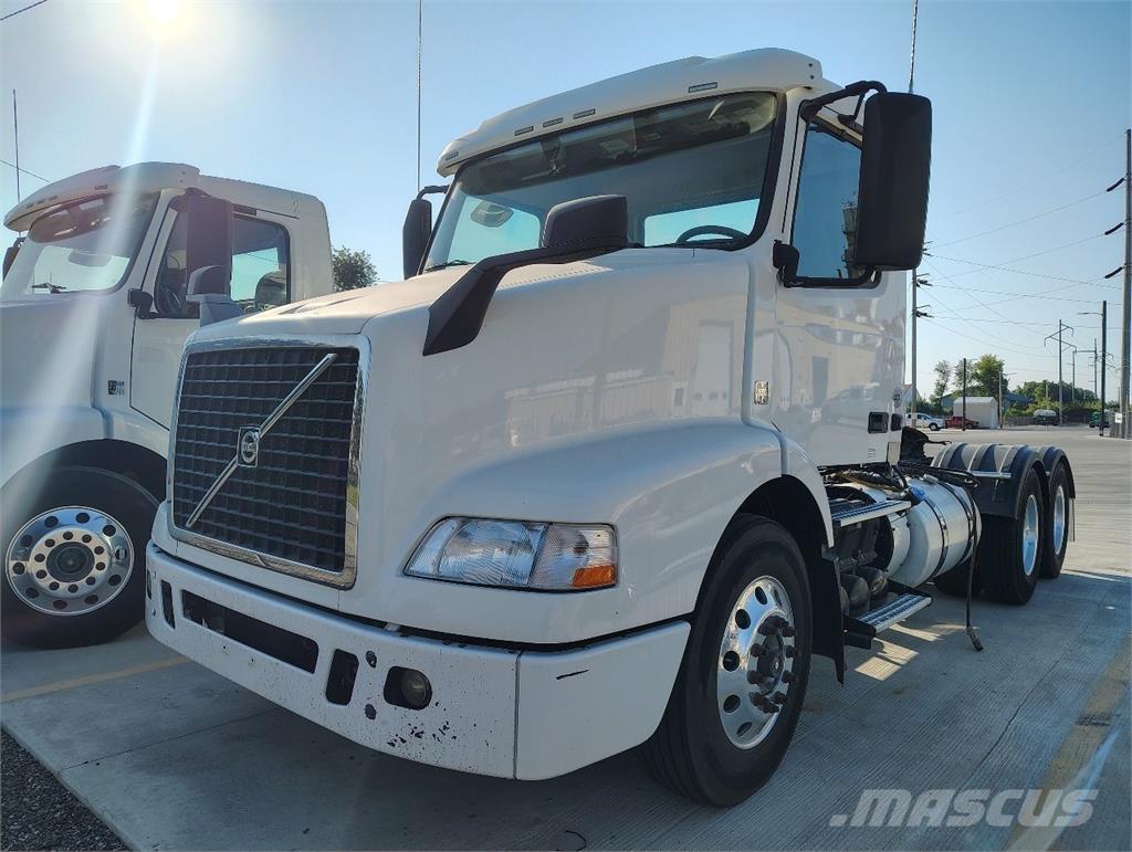 Volvo VNM64T200 Седельные тягачи