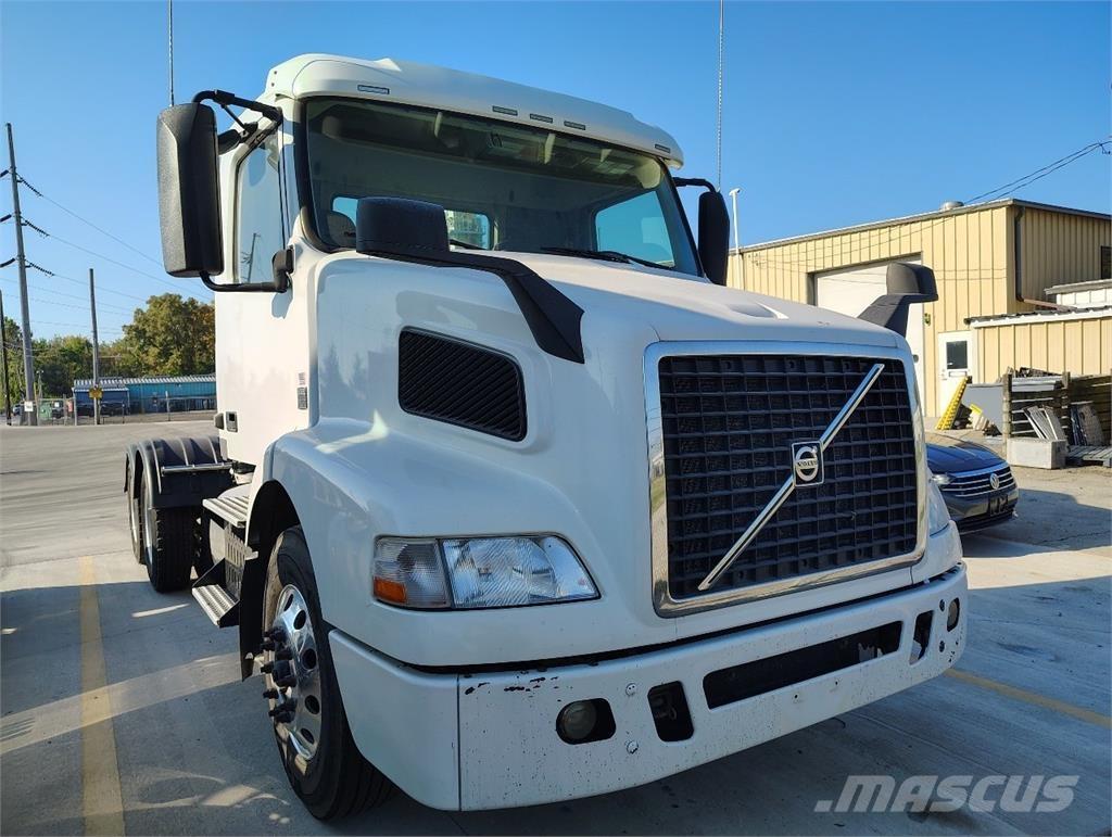Volvo VNM64T200 Седельные тягачи