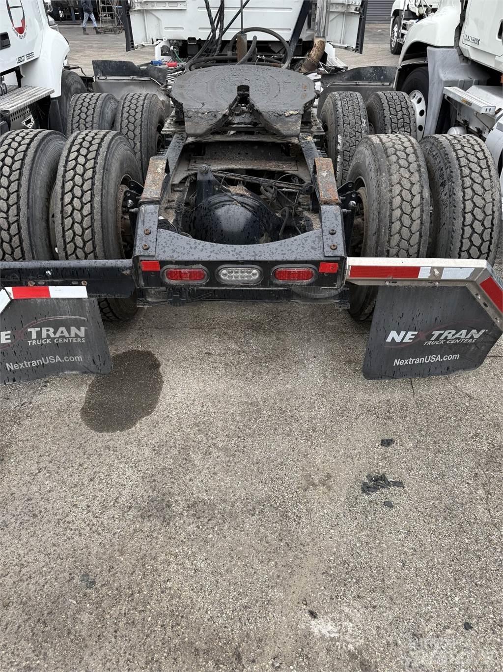 Volvo VNR64T300 Седельные тягачи