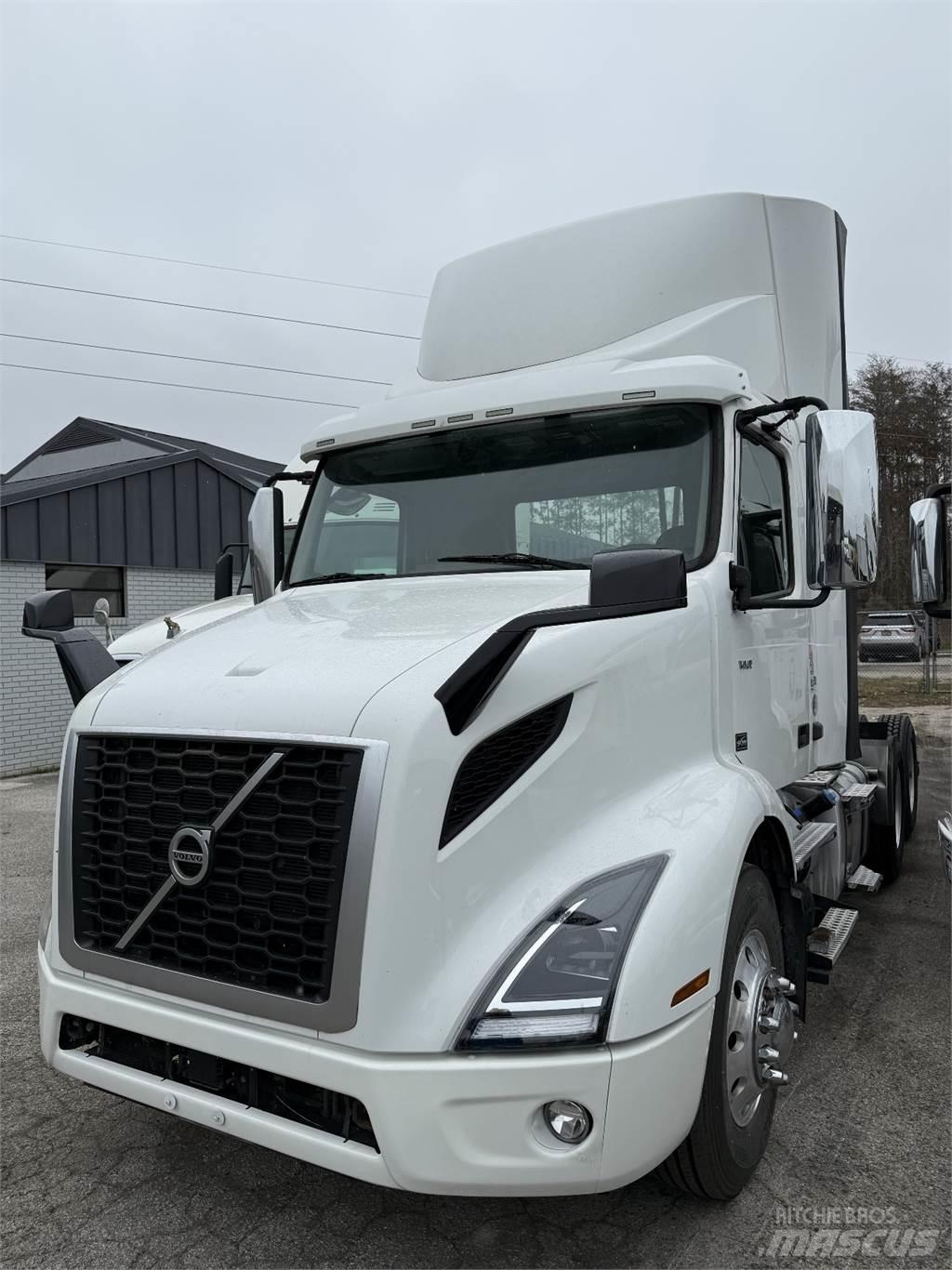 Volvo VNR64T300 Седельные тягачи