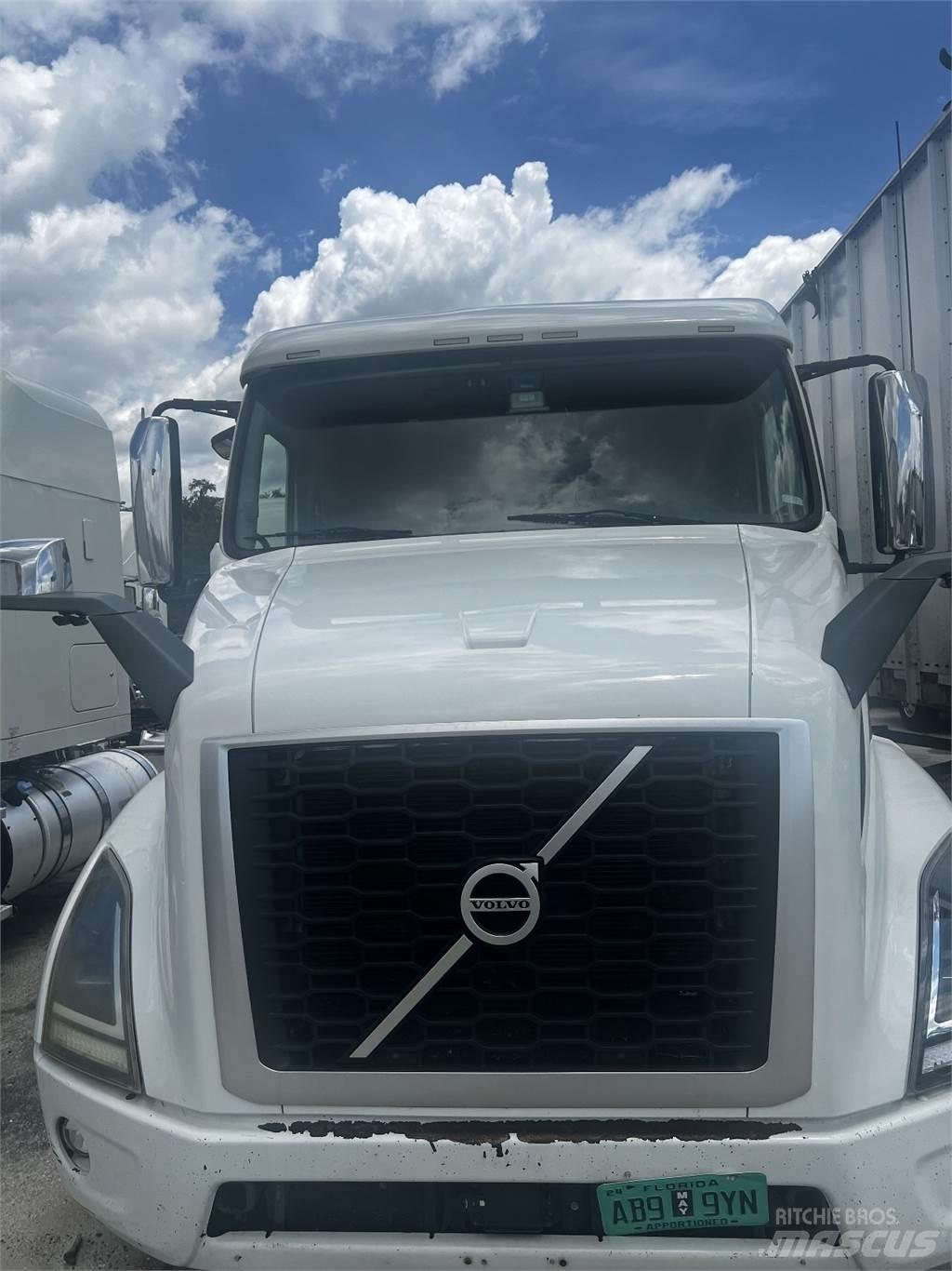Volvo VNR64T640 Седельные тягачи