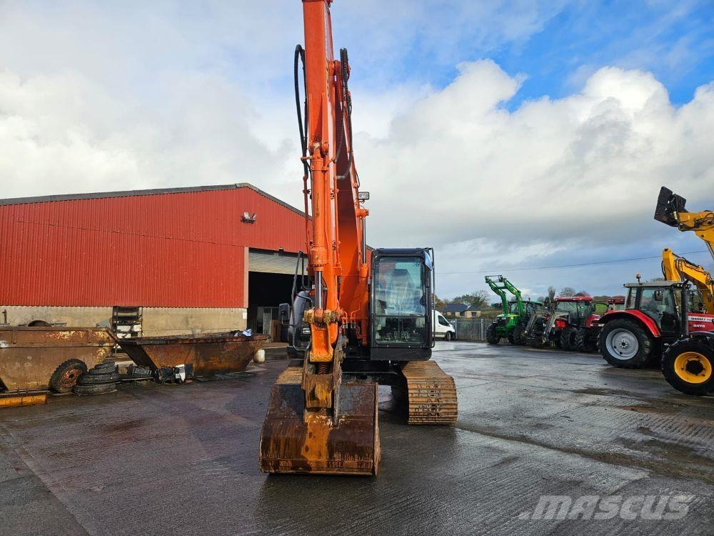 Hitachi ZX135 Гусеничные экскаваторы