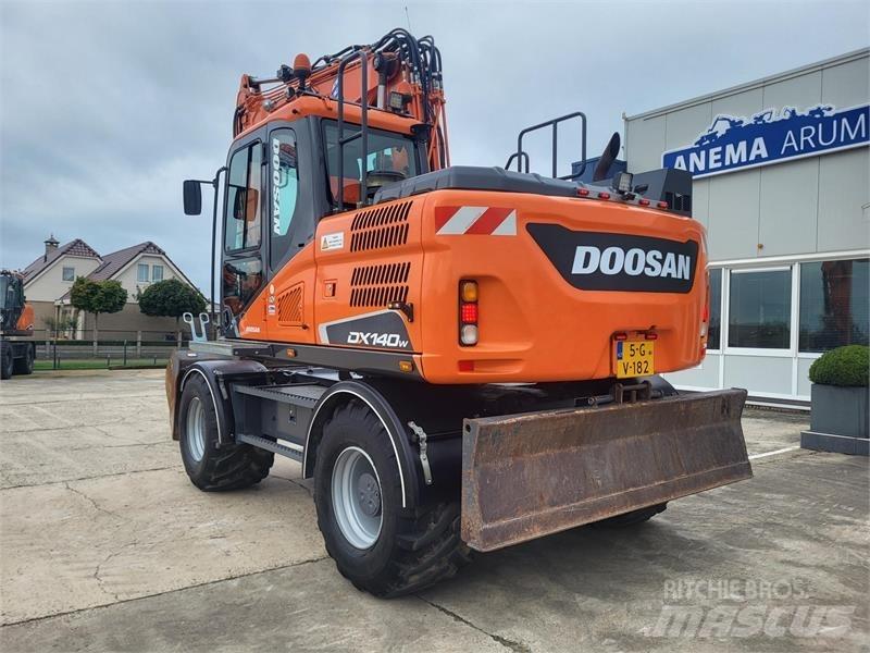 Doosan DX140W-5 Колёсные экскаваторы