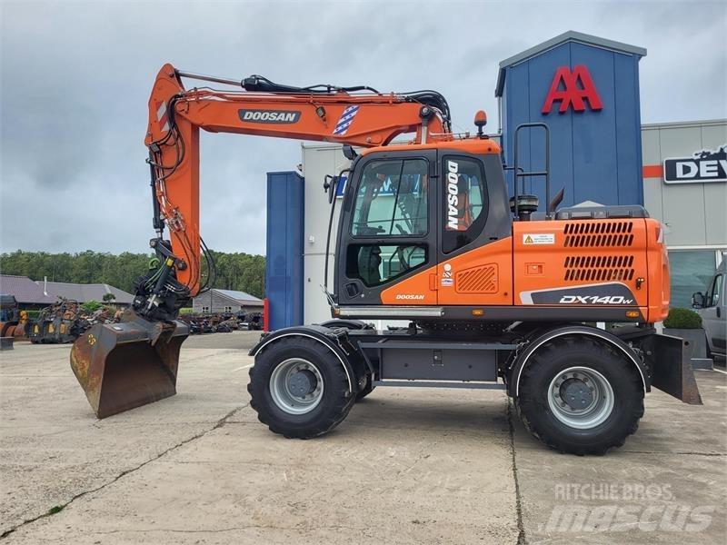 Doosan DX140W-5 Колёсные экскаваторы