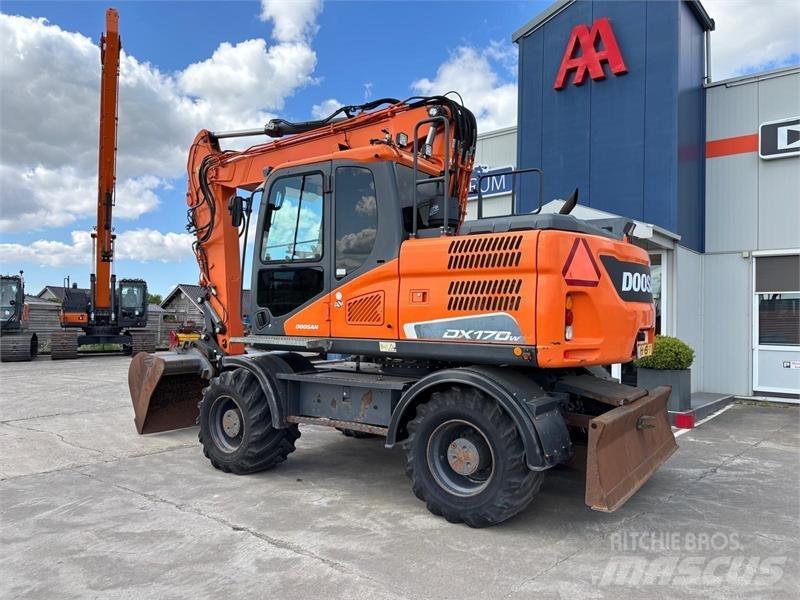 Doosan DX170W-5 Колёсные экскаваторы
