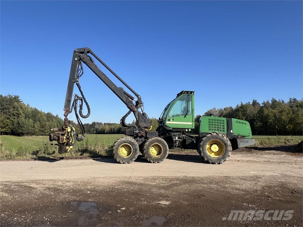 John Deere  Харвестеры