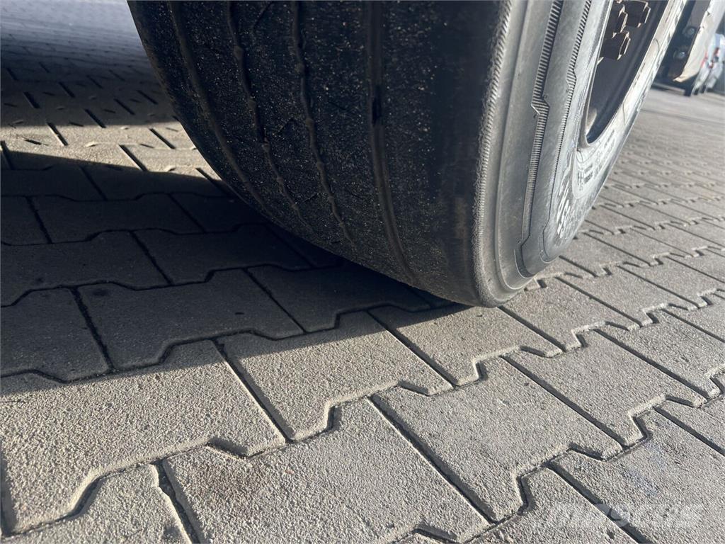 Krone  Тентованные полуприцепы