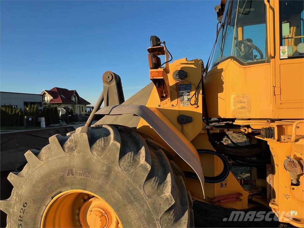 Volvo L120E Фронтальные погрузчики