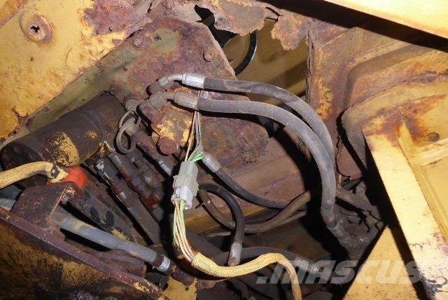 CAT IT28F Фронтальные погрузчики