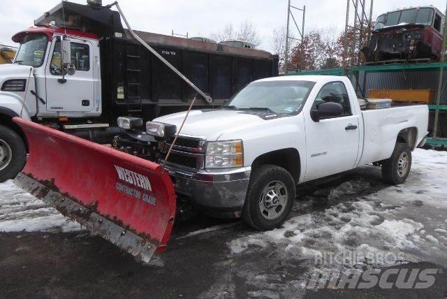 Chevrolet 2500HD Бортовые фургоны