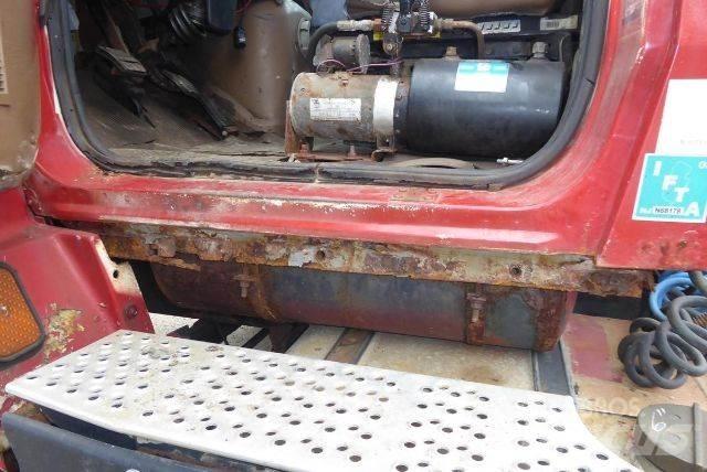 Ford L9000 Шасси с кабиной