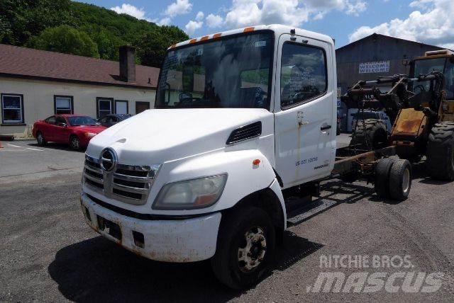 Hino 145 Шасси с кабиной