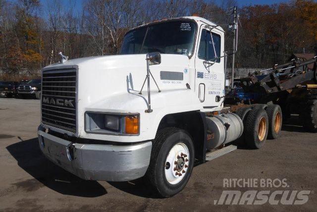 Mack CH613 Шасси с кабиной