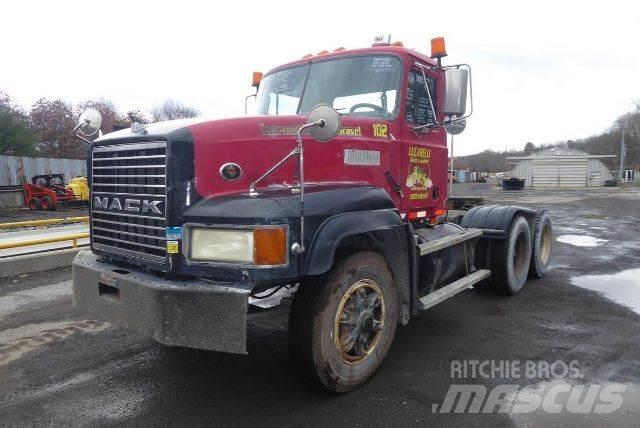 Mack CL713 Шасси с кабиной
