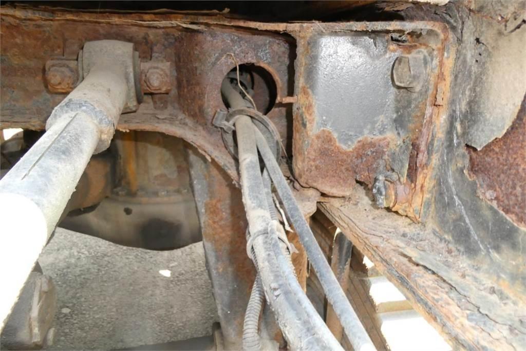 Mack CL733 Шасси с кабиной
