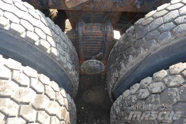 Mack CV713 Шасси с кабиной