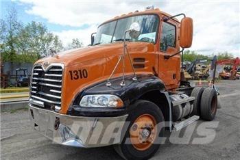 Mack CX612 Шасси с кабиной