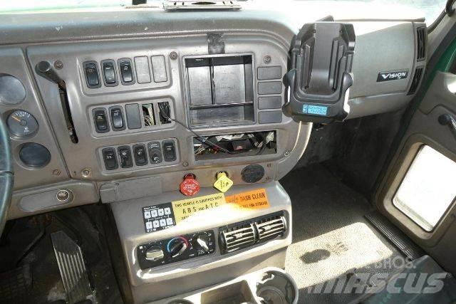 Mack CXN612 Шасси с кабиной