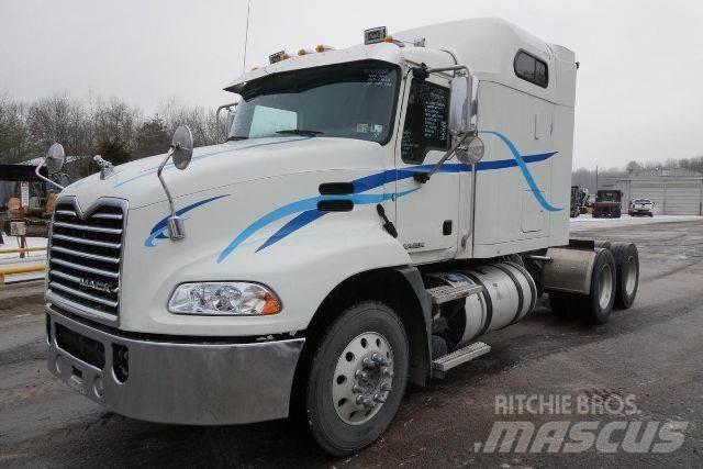 Mack CXU613 Седельные тягачи