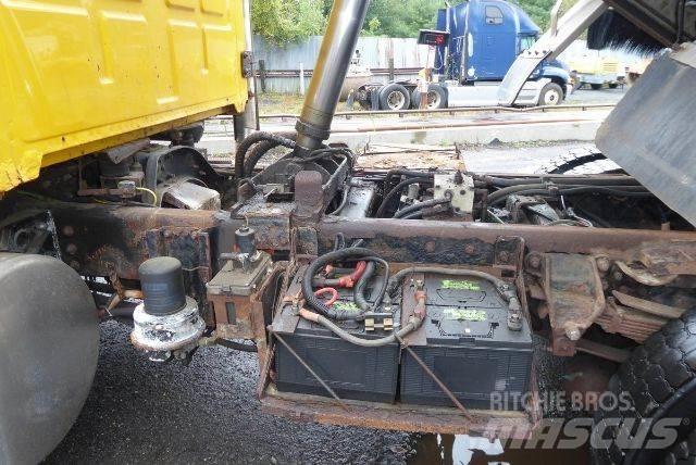 Sterling L8500 Грузовики-Самосвалы