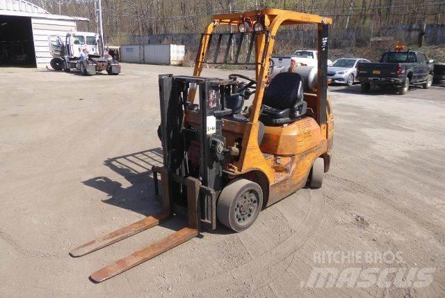 Toyota 7FGCU25 Другие складские механизмы