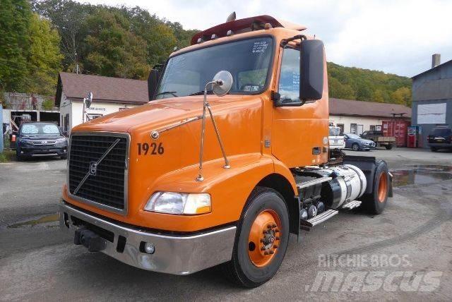 Volvo VNM42T Шасси с кабиной