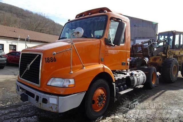 Volvo VNM42T Шасси с кабиной