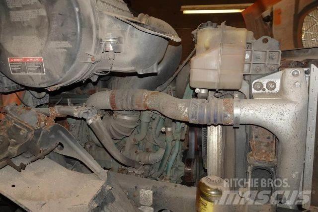 Volvo VNM42T Шасси с кабиной