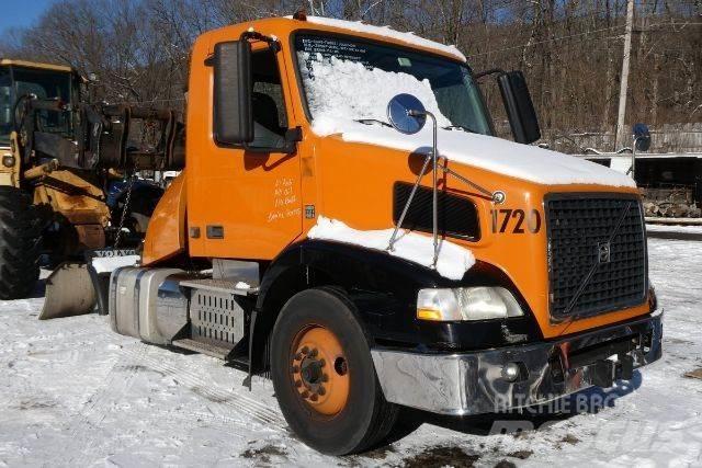 Volvo VNM42T Шасси с кабиной