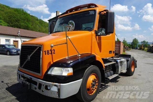 Volvo VNM42T Шасси с кабиной