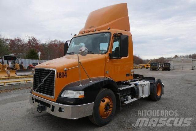 Volvo VNM42T Шасси с кабиной