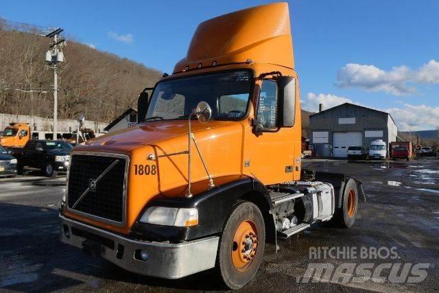 Volvo VNM42T Шасси с кабиной