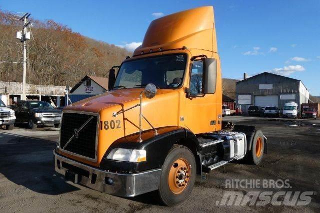 Volvo VNM42T Шасси с кабиной