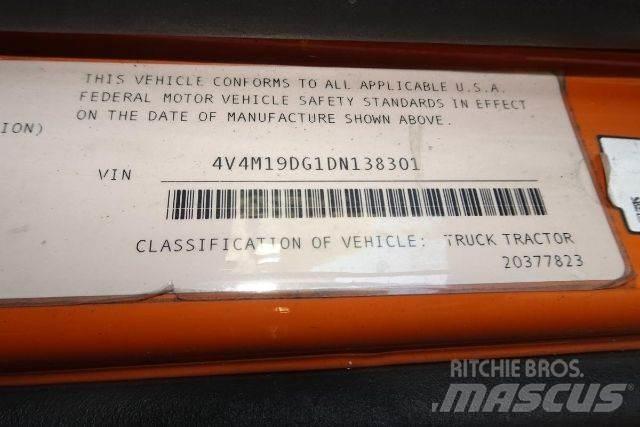 Volvo VNM42T Шасси с кабиной