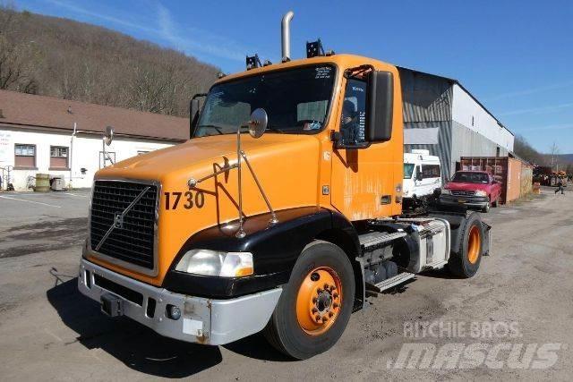 Volvo VNM42T Шасси с кабиной