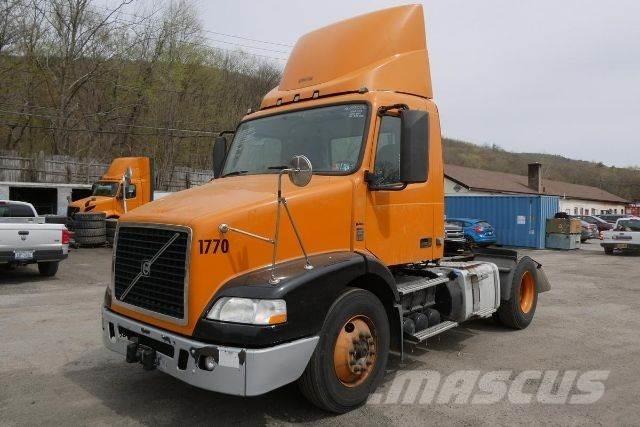 Volvo VNM42T Шасси с кабиной