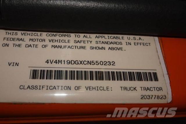 Volvo VNM42T Шасси с кабиной