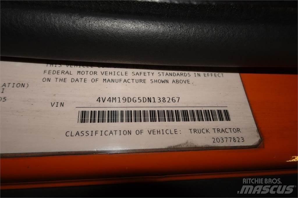 Volvo VNM42T Шасси с кабиной