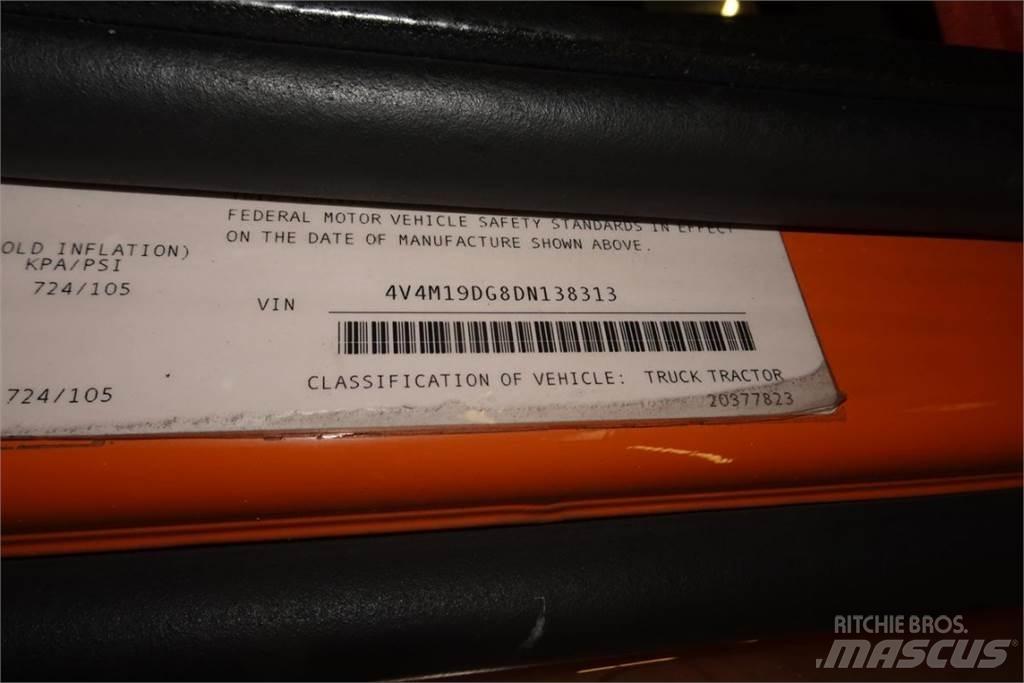 Volvo VNM42T Шасси с кабиной