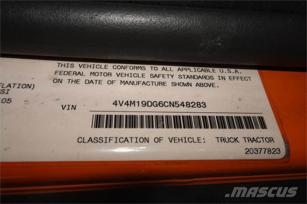 Volvo VNM42T Шасси с кабиной