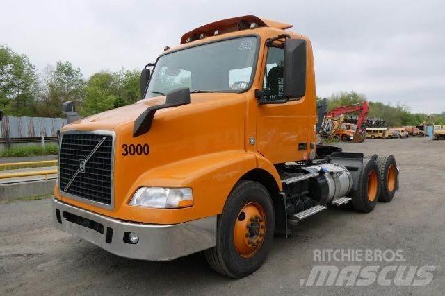 Volvo VNM64T Шасси с кабиной